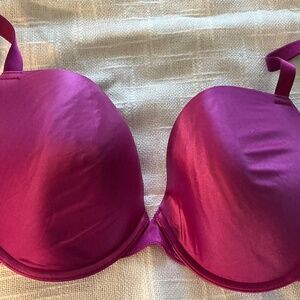 Le Mystere 38 DDD/F shiny Fuchsia Bra